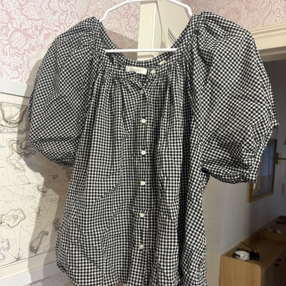 Doen XS June Top in black and white.